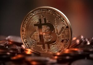 仮想通貨の始め方を学生の初心者向けにわかりやすく解説しますか？